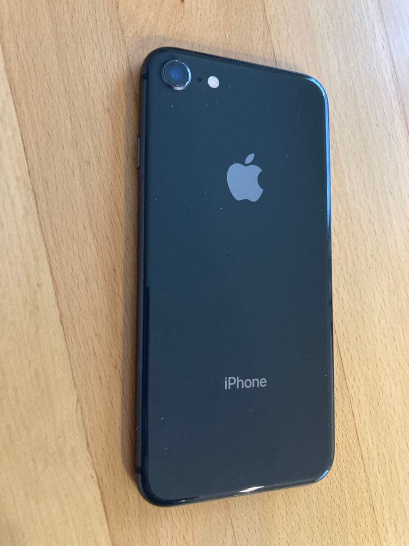 iPhone 8 64GB ブラック 本体