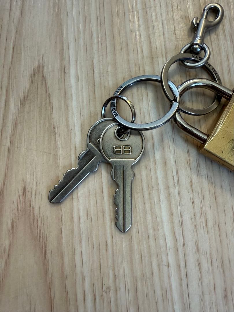 BALENCIAGA 南京錠 ゴールド