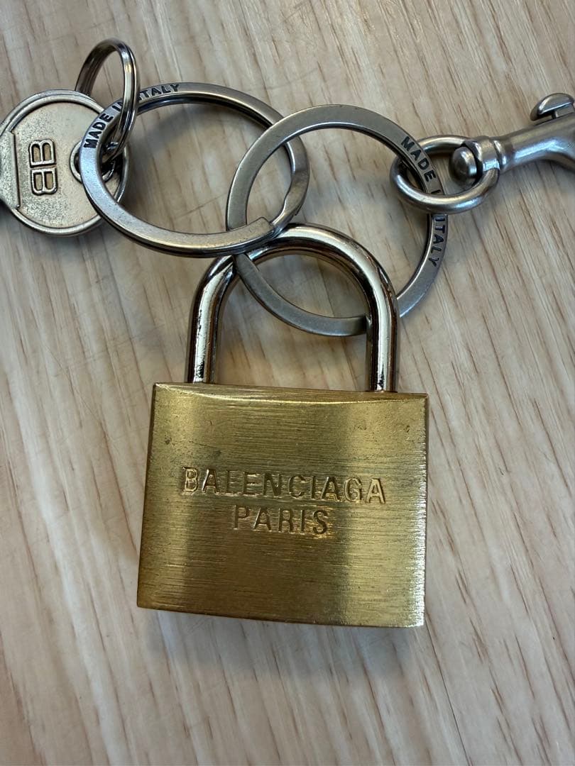 BALENCIAGA 南京錠 ゴールド