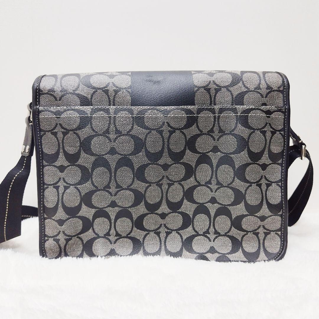 ✨超美品✨コーチ メッセンジャーバッグ シグネチャー PVC