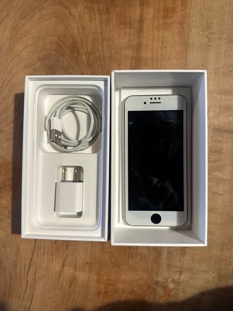 iPhone SE 第二世代 ホワイト　64GB