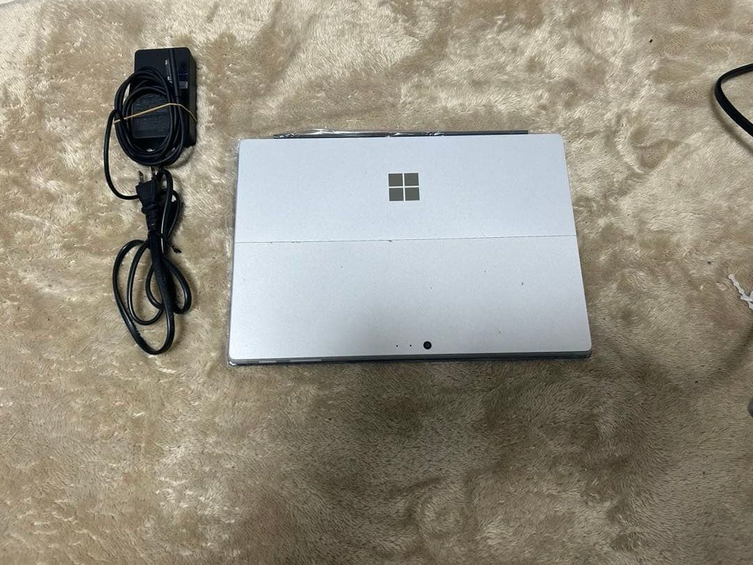 Microsoft Surface Pro シルバー 本体 ACアダプター付き