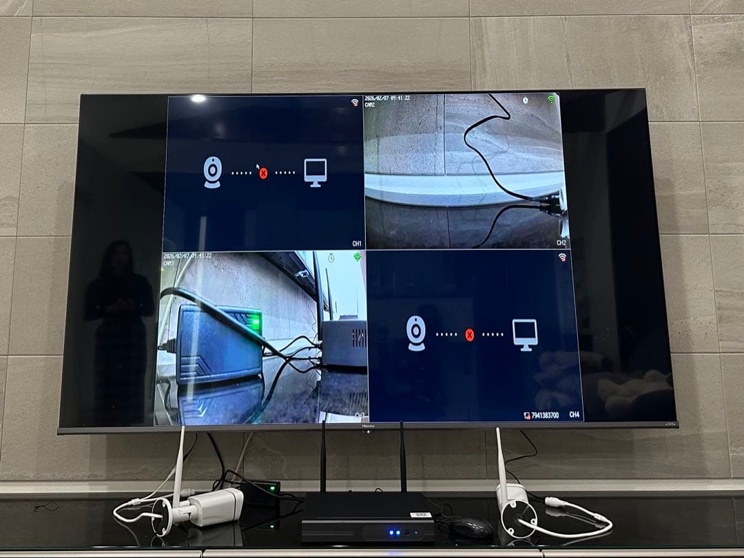 【ほぼ新品】ワイヤレス防犯カメラ 4台＋録画機 動作確認済／2台未開封