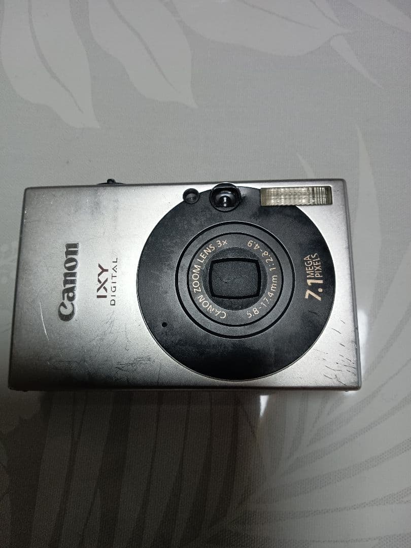 Canon IXY Digital 7.1メガピクセル コンパクトカメラ