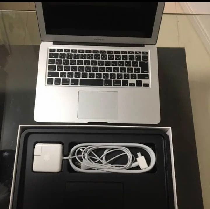 MacBook Air 2016年モデル　13.3インチ　美品