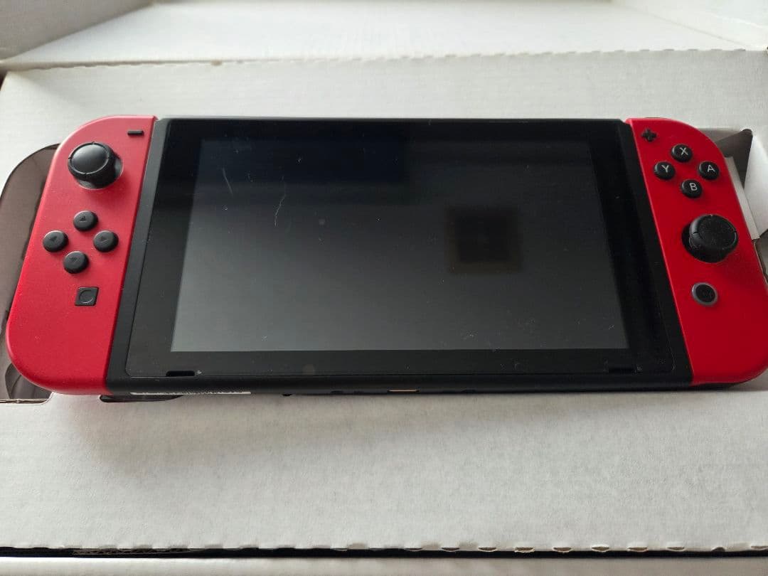 Nintendo Switch 赤