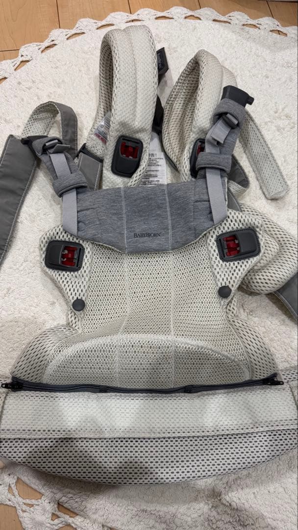 BABYBJÖRN ハーモニー　抱っこ紐 メッシュ ホワイト　よだれカバーセット