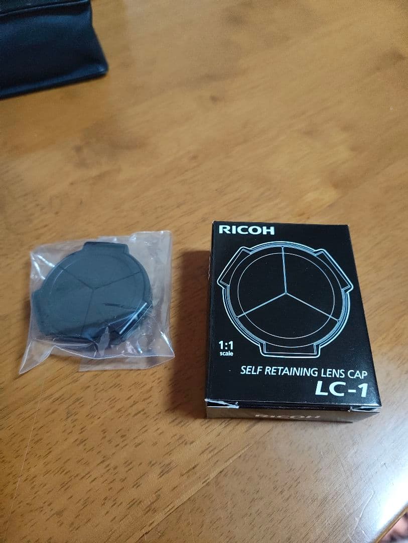 美品【RICOH】Caplio GX100 with VF-1 と LC-1付き