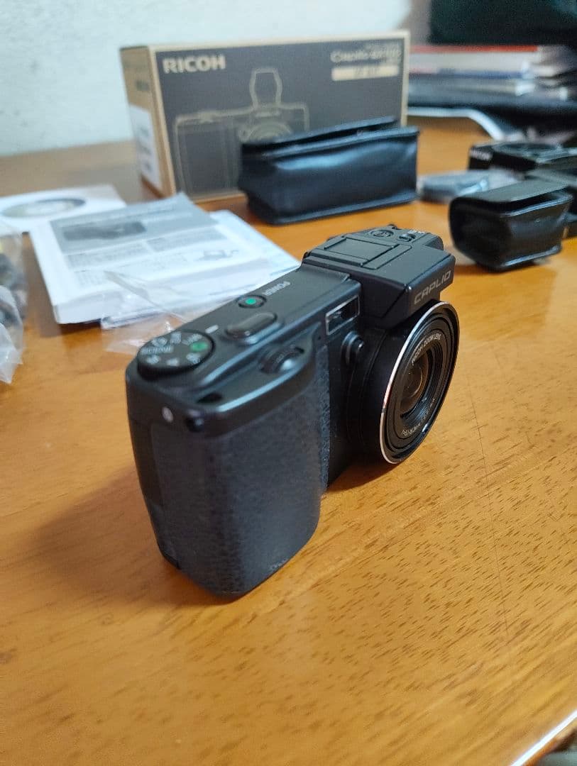 美品【RICOH】Caplio GX100 with VF-1 と LC-1付き