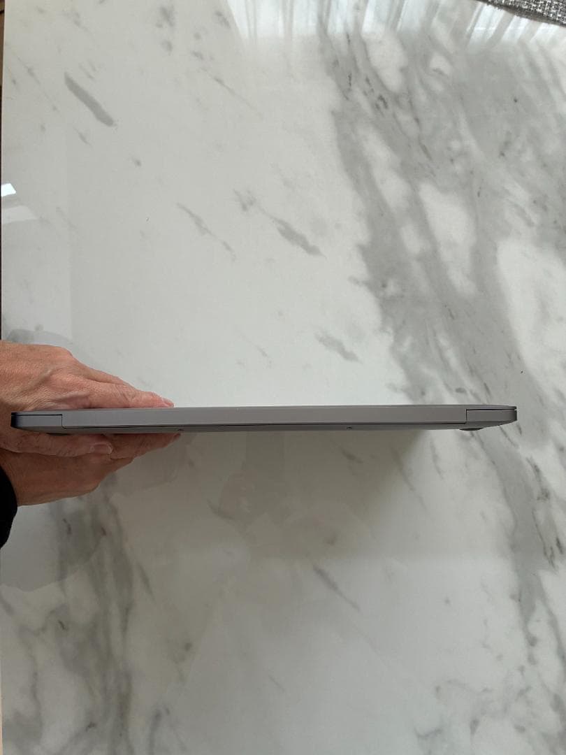 MacBook Air 2020 13インチ i5/8GB/512GB