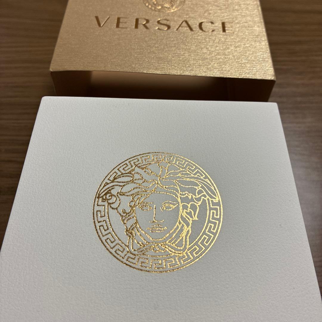 VERSACE レディース　腕時計未使用品