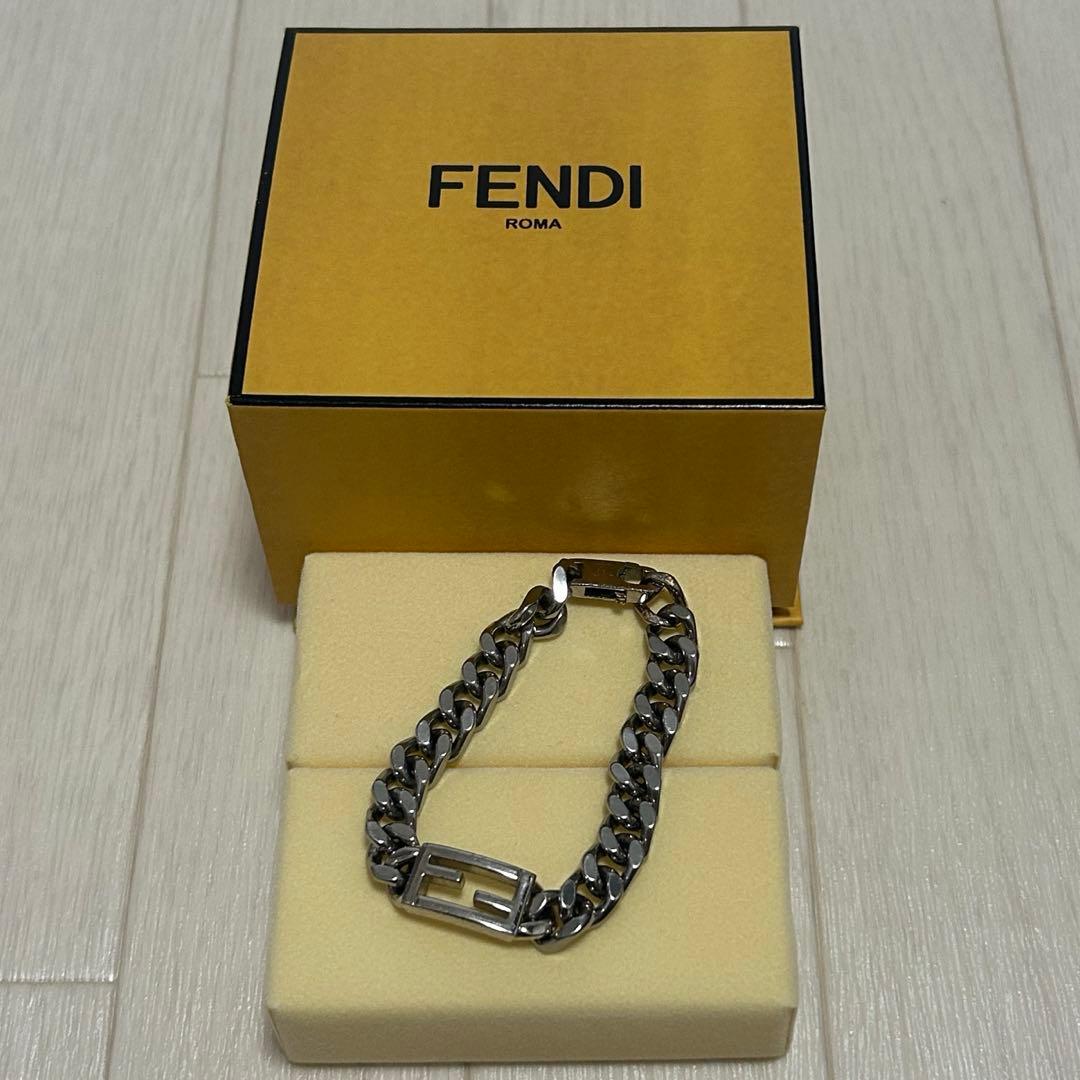FENDI チェーンブレスレット バゲット シルバー