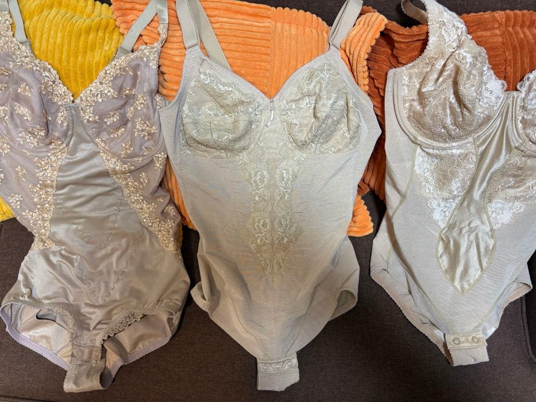 ワコール ボディスーツ 補正下着　ベージュ　3個セット