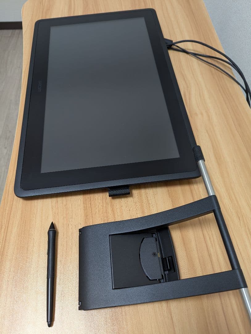 【中古美品】ワコム 液タブ Wacom Cintiq 22 ブラック