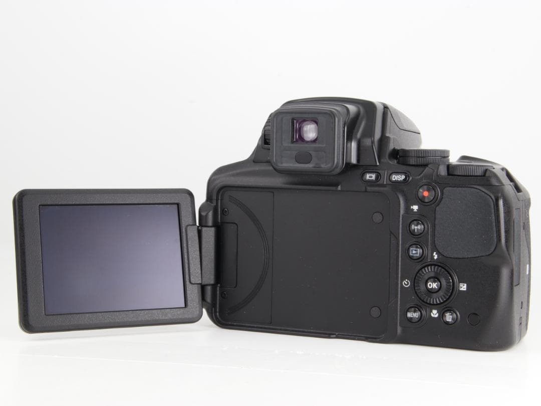 Nikon COOLPIX P900 83倍ズームとHD動画撮影 ニコンコンデジ