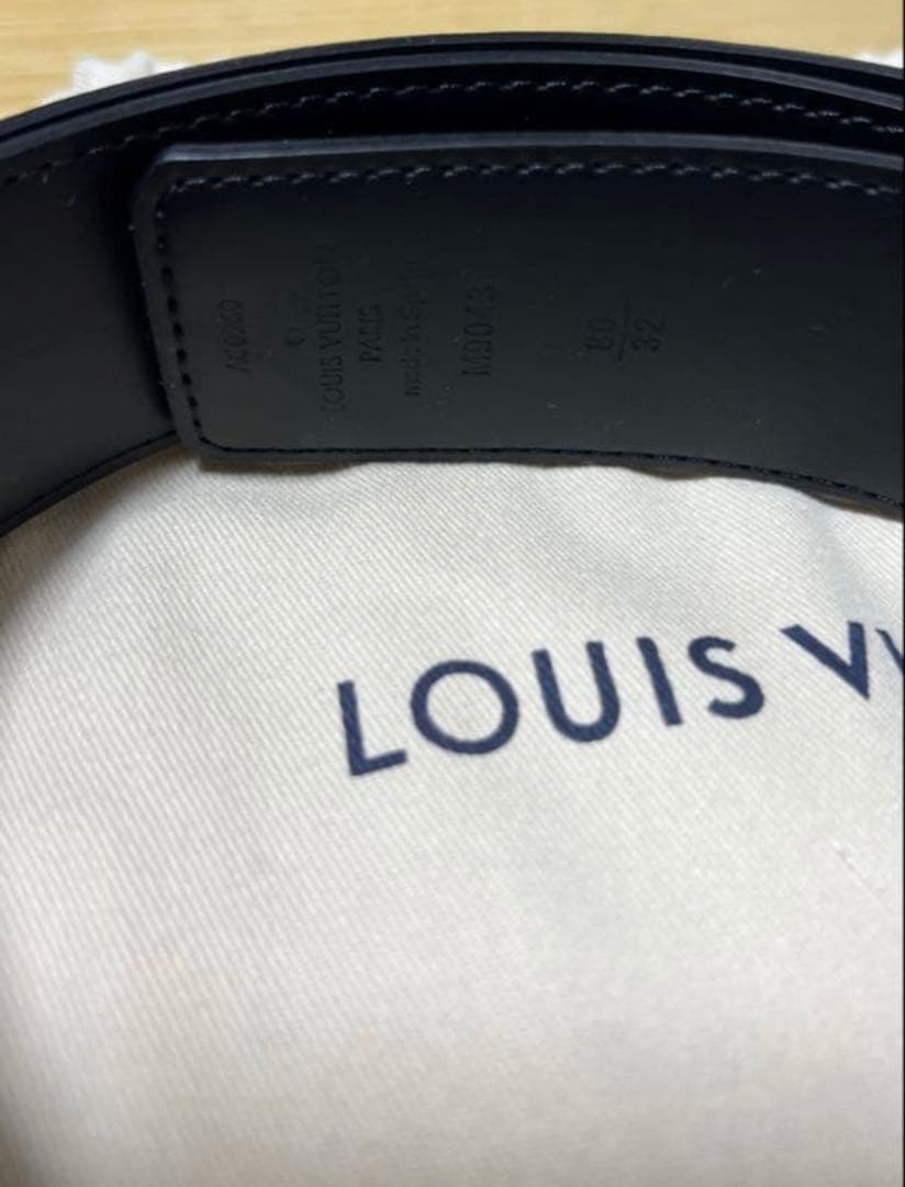 ルイ・ヴィトン ブラックレザーベルト 80/82
