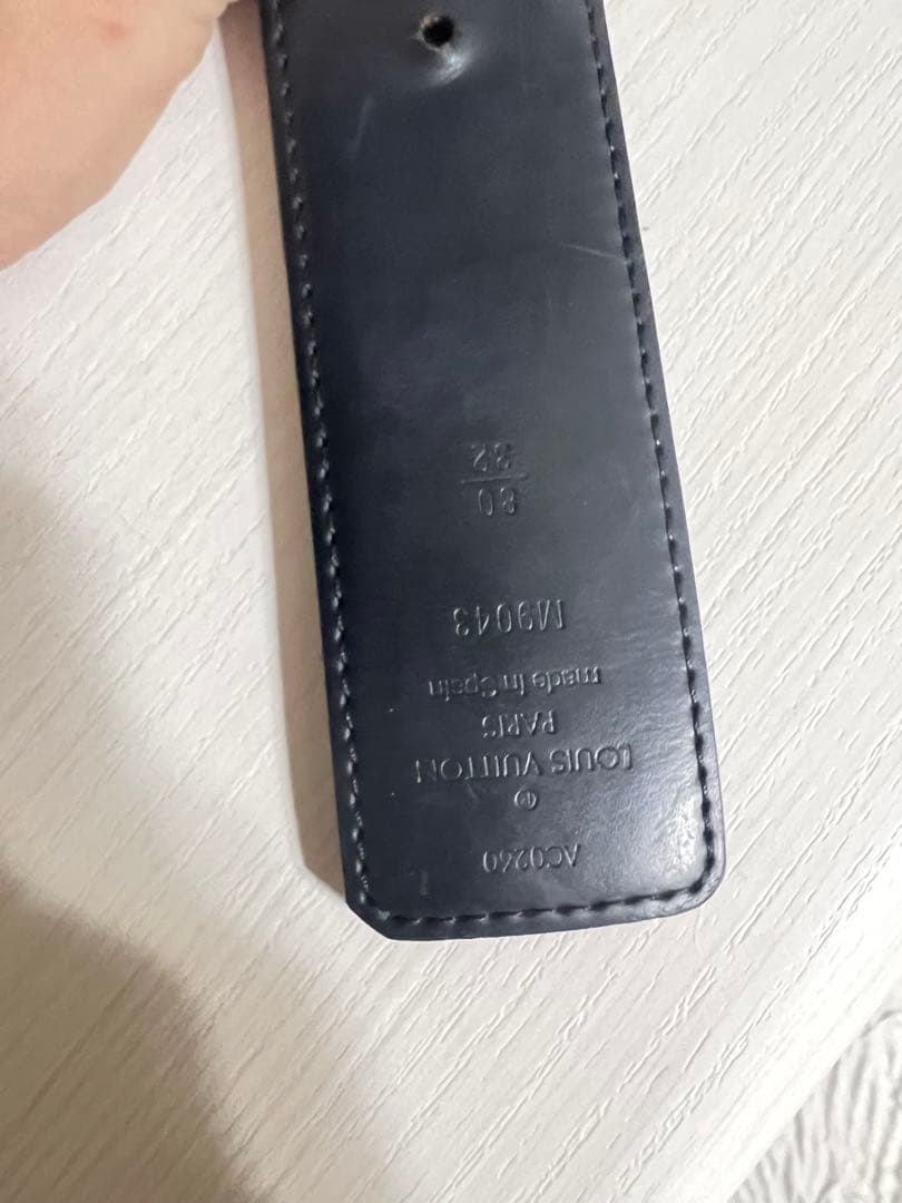 ルイ・ヴィトン ブラックレザーベルト 80/82