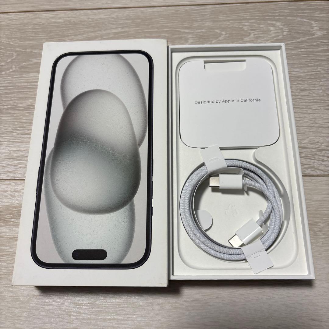 Apple iPhone 15 ブラック 本体 256GB