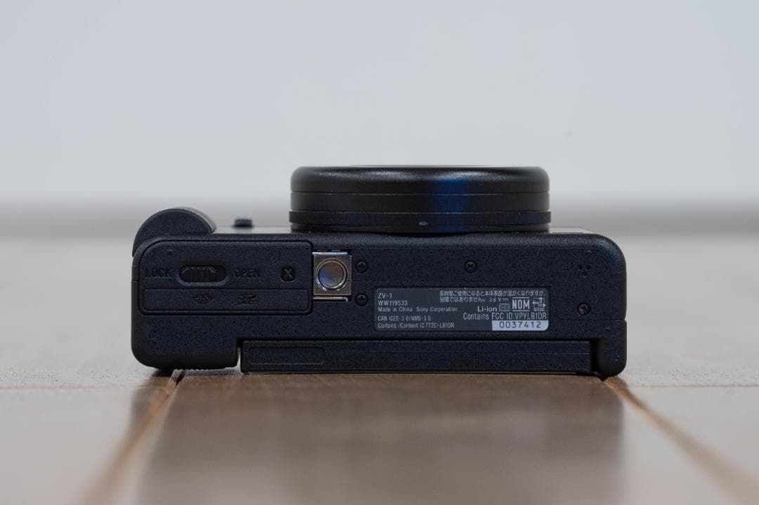 期間限定出品【ソニーストア 評価Bランク】SONY ZV-1