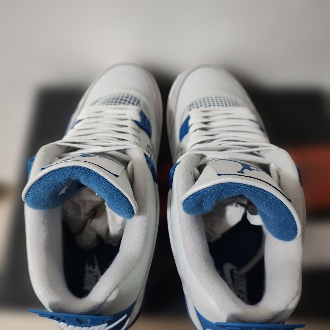 エアジョーダン4 ミリタリーブルー