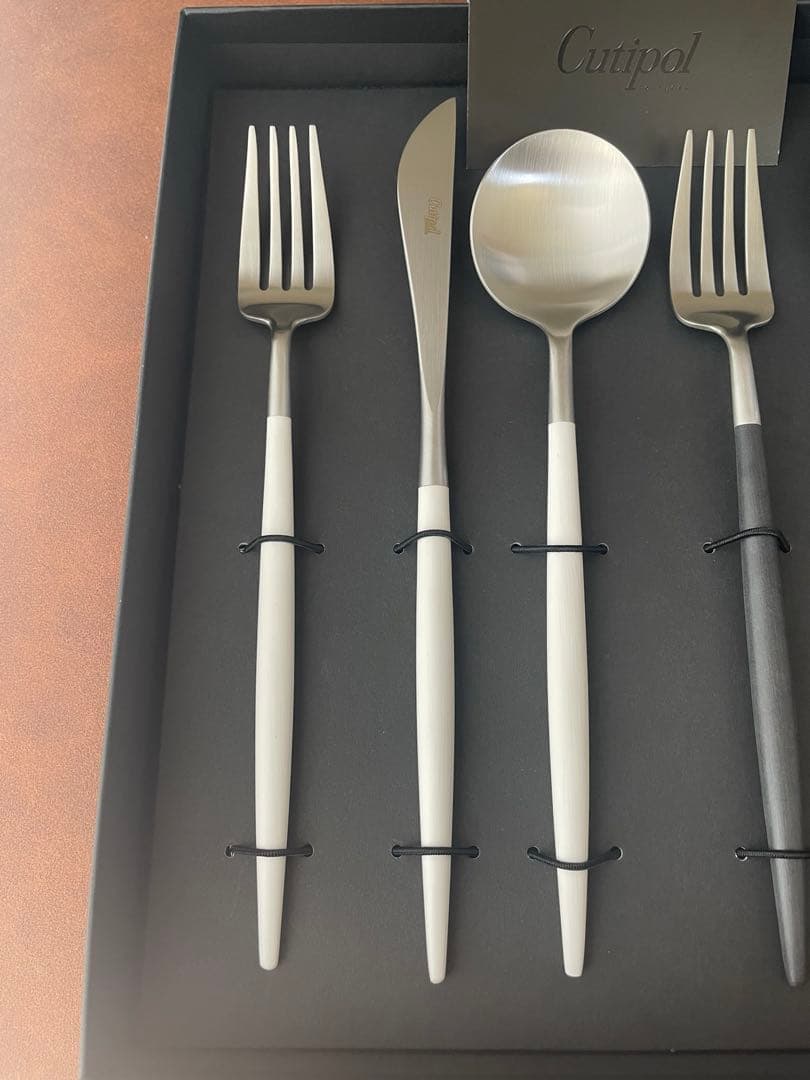 正規品 Cutipol カトラリーセット 3点セット✖️2 ホワイト、ブラック