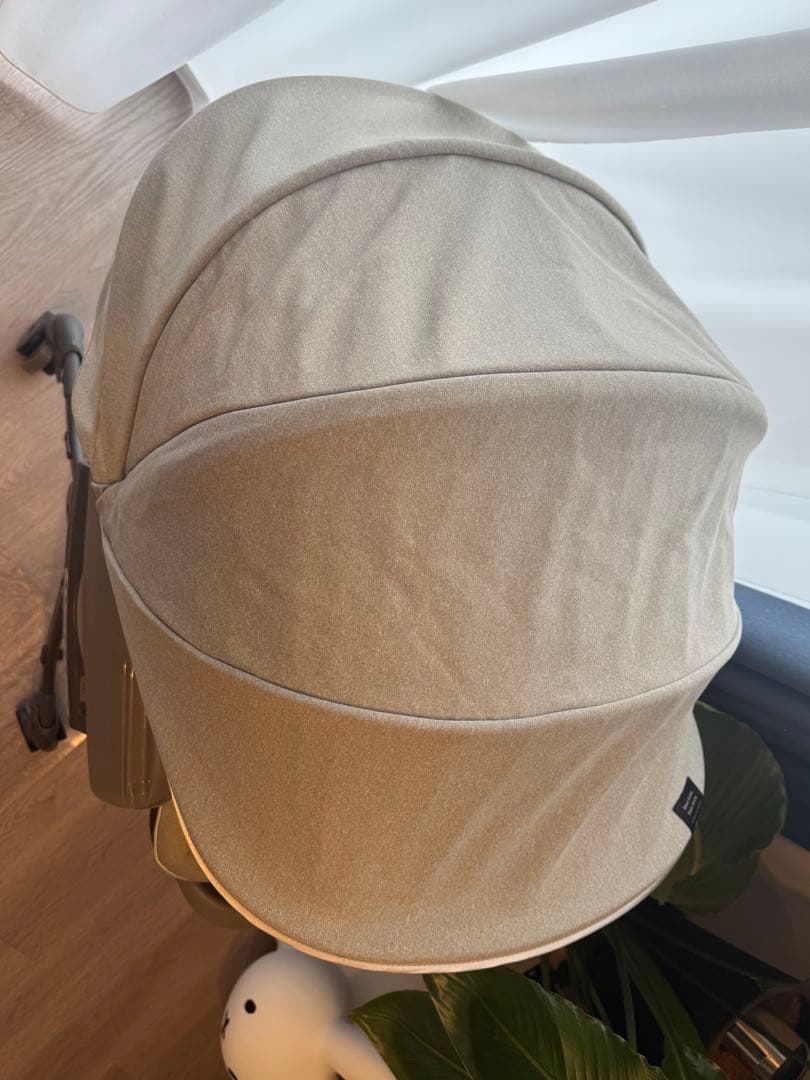 【ほぼ新品】Combi ハイローチェア 自動スイング（送料込み）