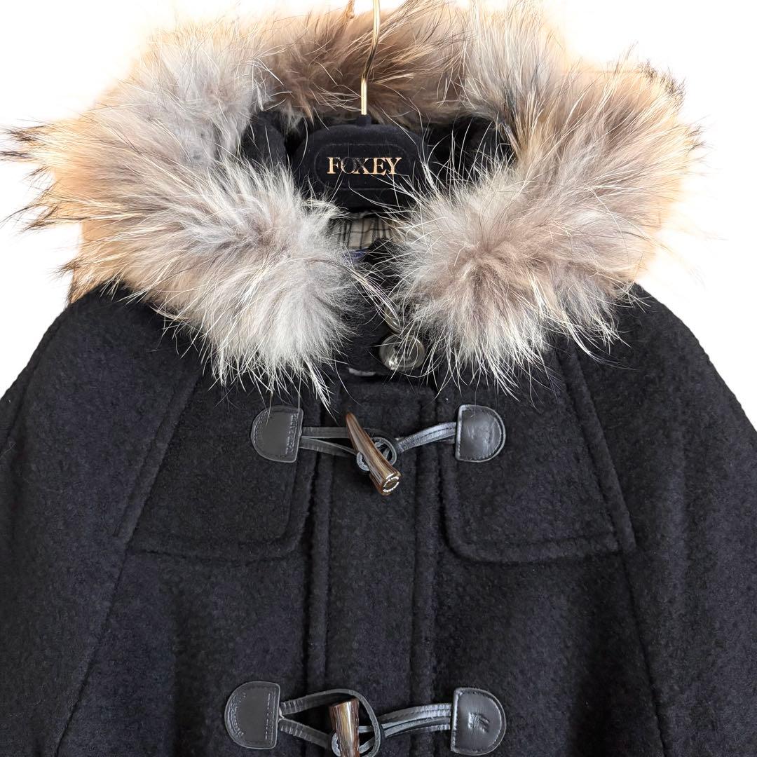 バーバリーブルーレーベル　ポンチョ　黒　ダッフルコート　リアルファー　ホースロゴ