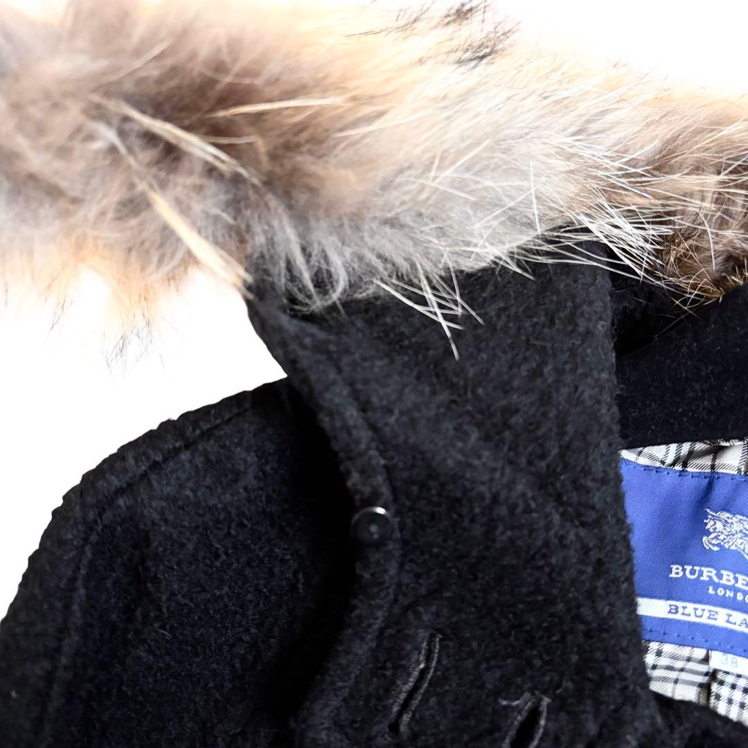 バーバリーブルーレーベル　ポンチョ　黒　ダッフルコート　リアルファー　ホースロゴ