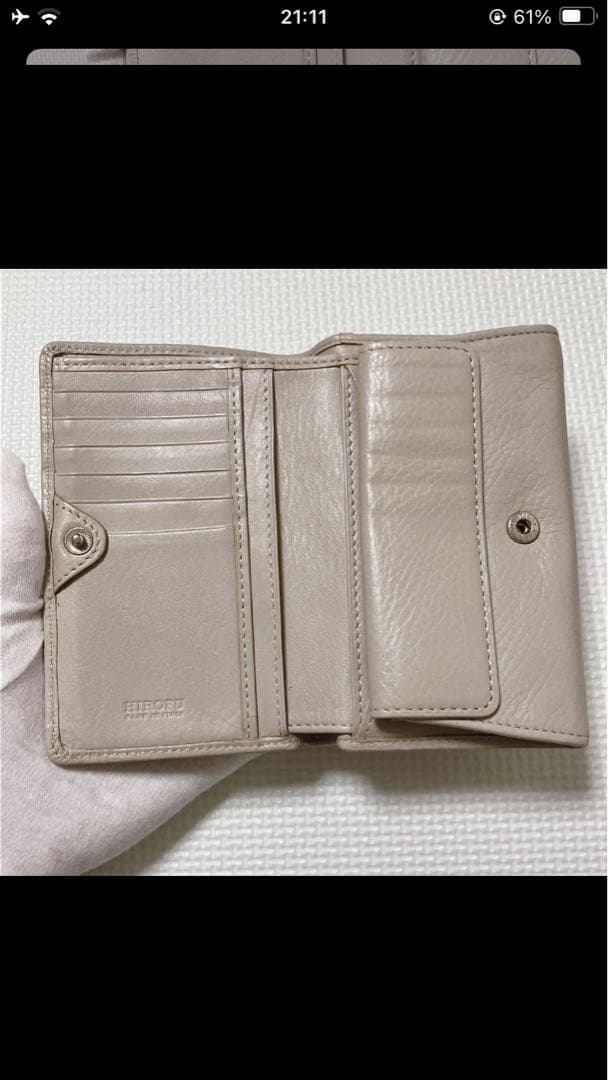 未使用HIROFUヒロフレザー二つ折り財布　センプレ　ライトグレー 「H」ロゴ