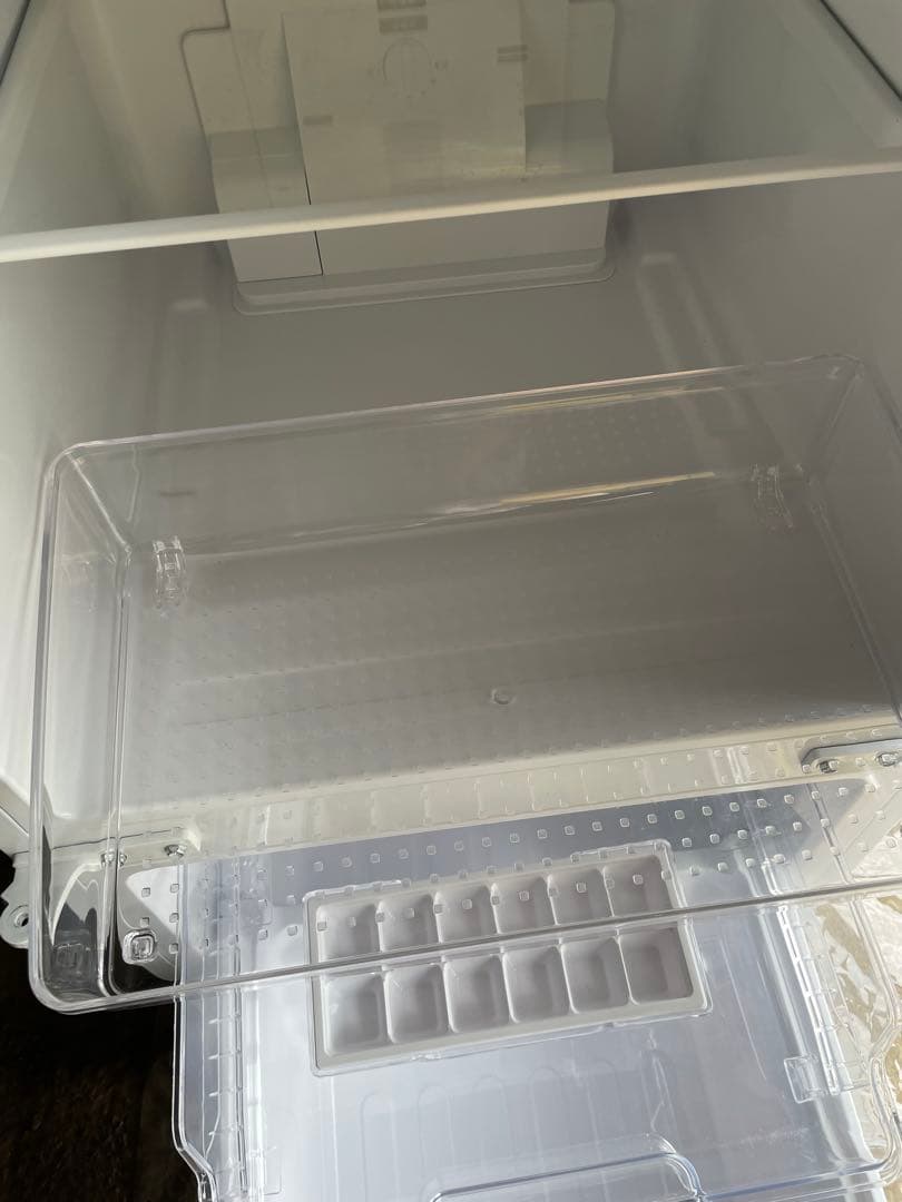 824065 SHARP シャープ（SJ-D15G-W）2021年製