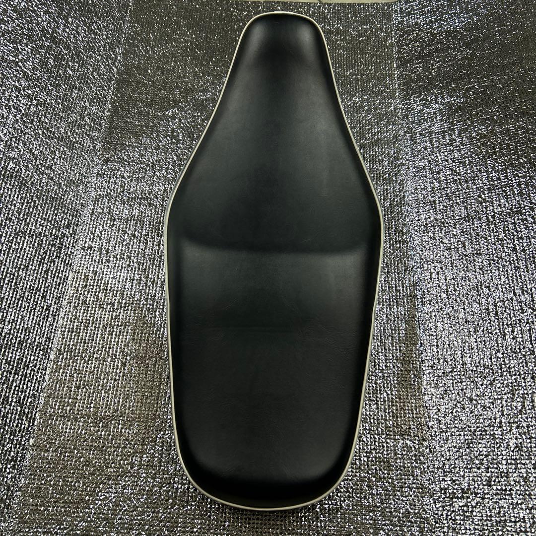 格安 2025年式 メグロk3 純正 バイクシート w800