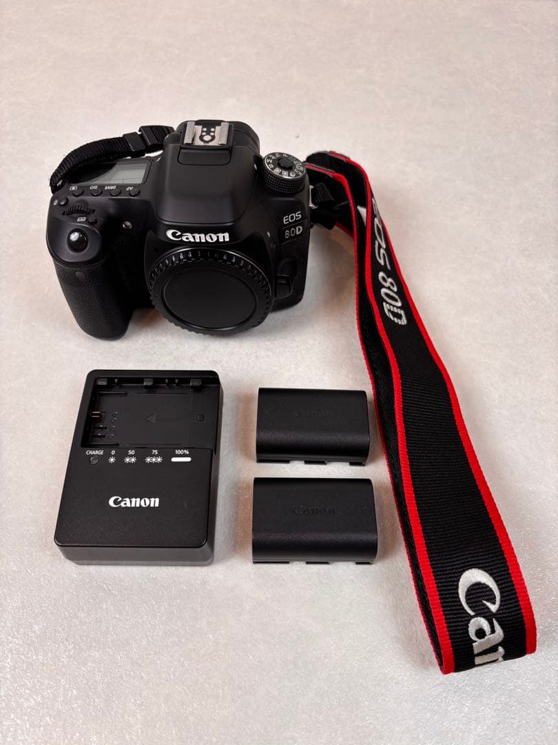 Canon EOS 80D ボディ 一眼レフカメラ 充電器 バッテリー2個セット