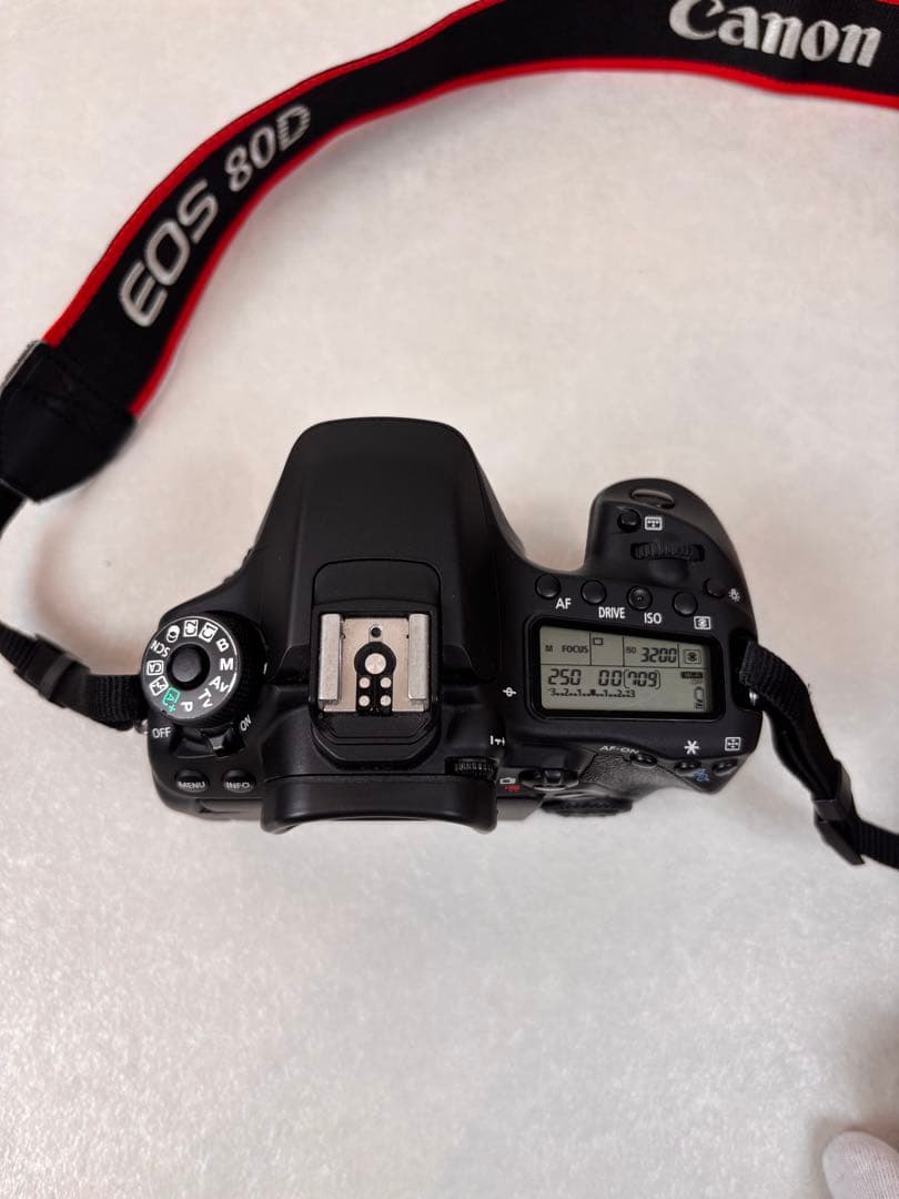 Canon EOS 80D ボディ 一眼レフカメラ 充電器 バッテリー2個セット