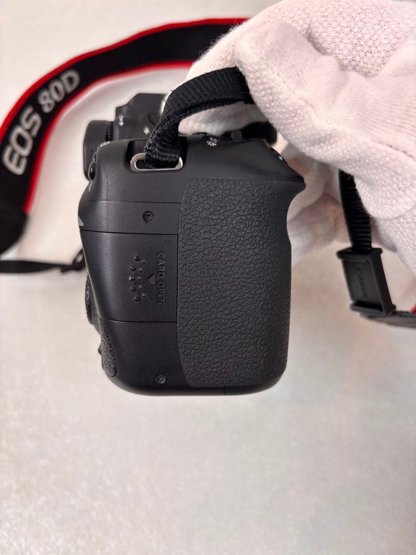 Canon EOS 80D ボディ 一眼レフカメラ 充電器 バッテリー2個セット