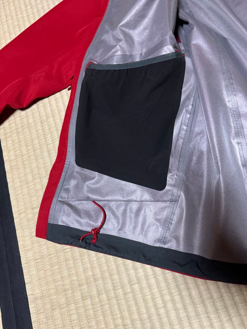 Patagonia トリオレット・ジャケット　赤　Mサイズ