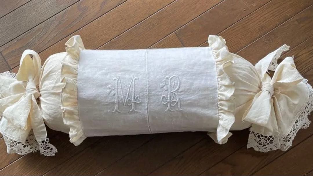 フランスアンティークシーツ　ファブリックのリメイク