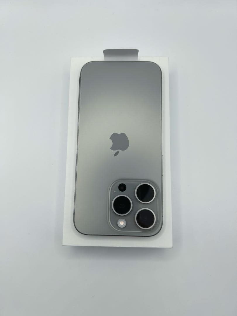 【新品未使用】iPhone 15 Pro 256GB ナチュラルチタニウム