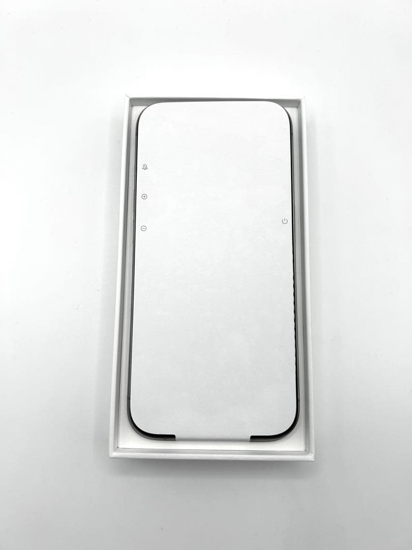 【新品未使用】iPhone 15 Pro 256GB ナチュラルチタニウム