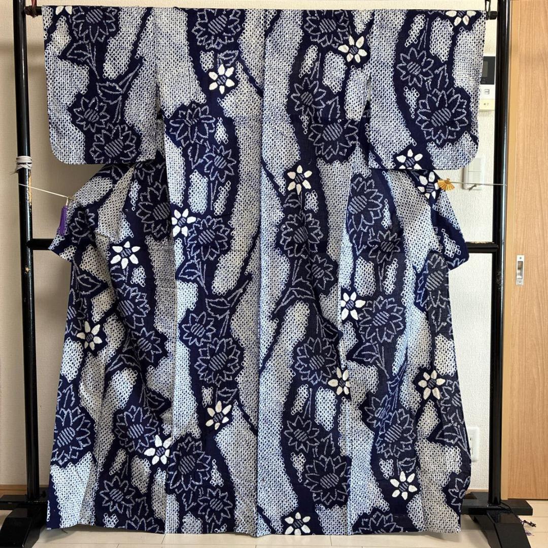 ■E4664■美品■木綿■藍染　有松鳴海絞り　縞に花柄　浴衣■丈166　裄丈67