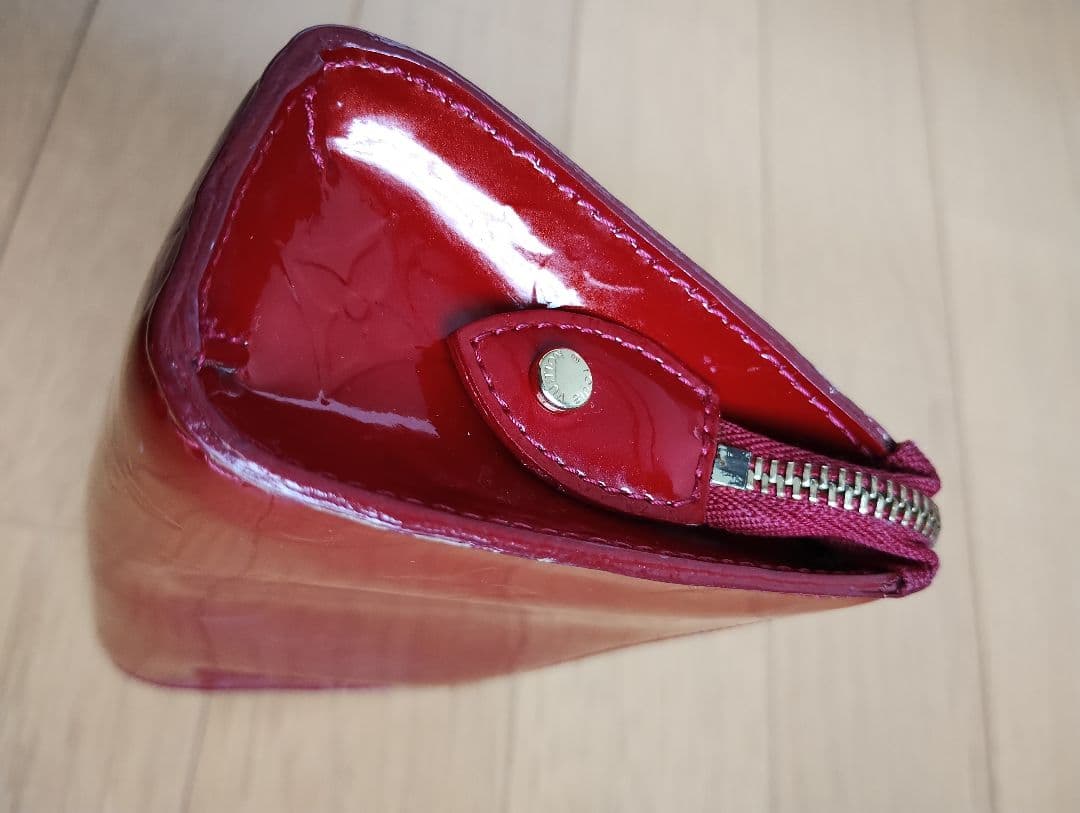 LOUIS VUITTON ルイヴィトン　ヴェルニ　ポーチ