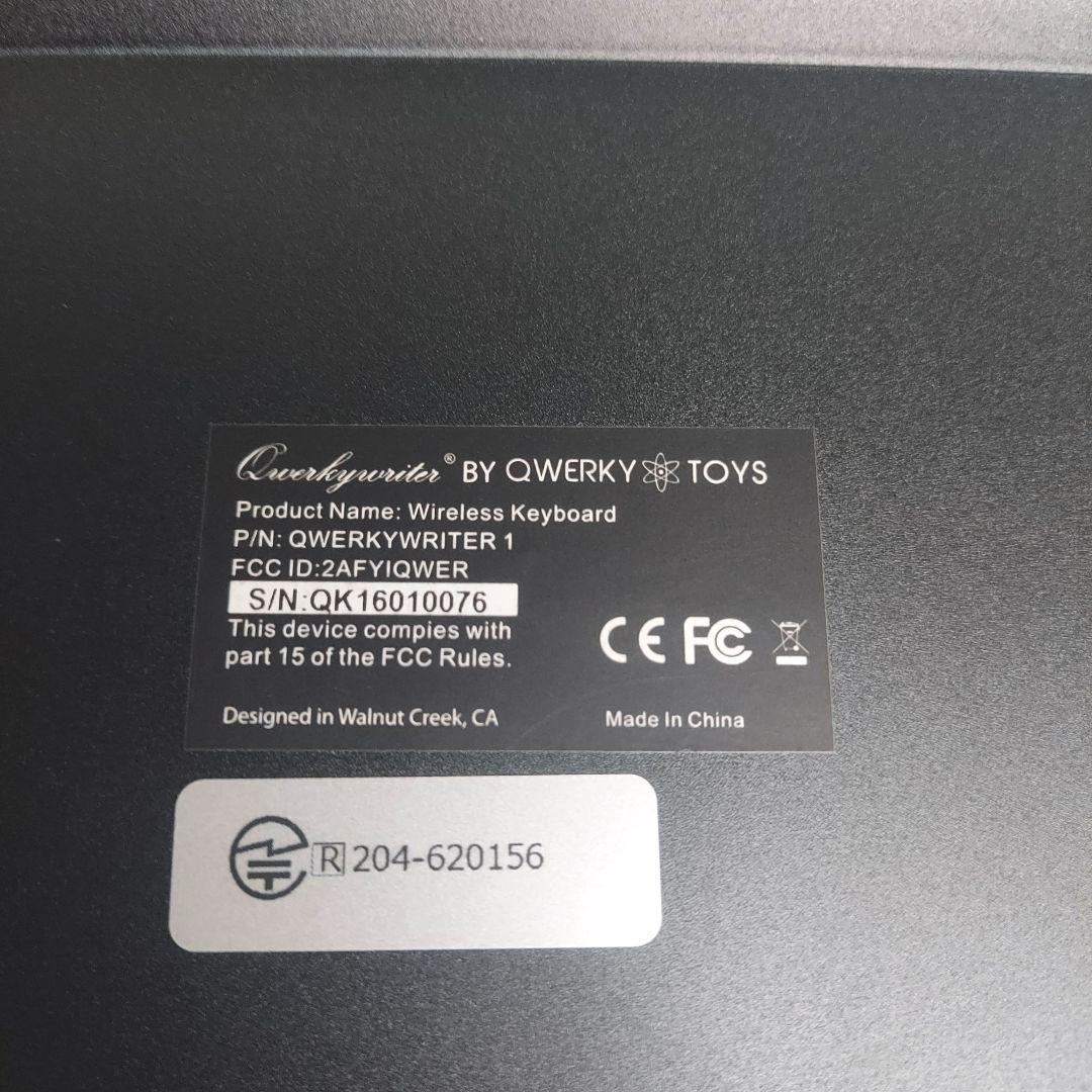 【未使用】QWERKYTOYS キーボード 本体　レトロ風