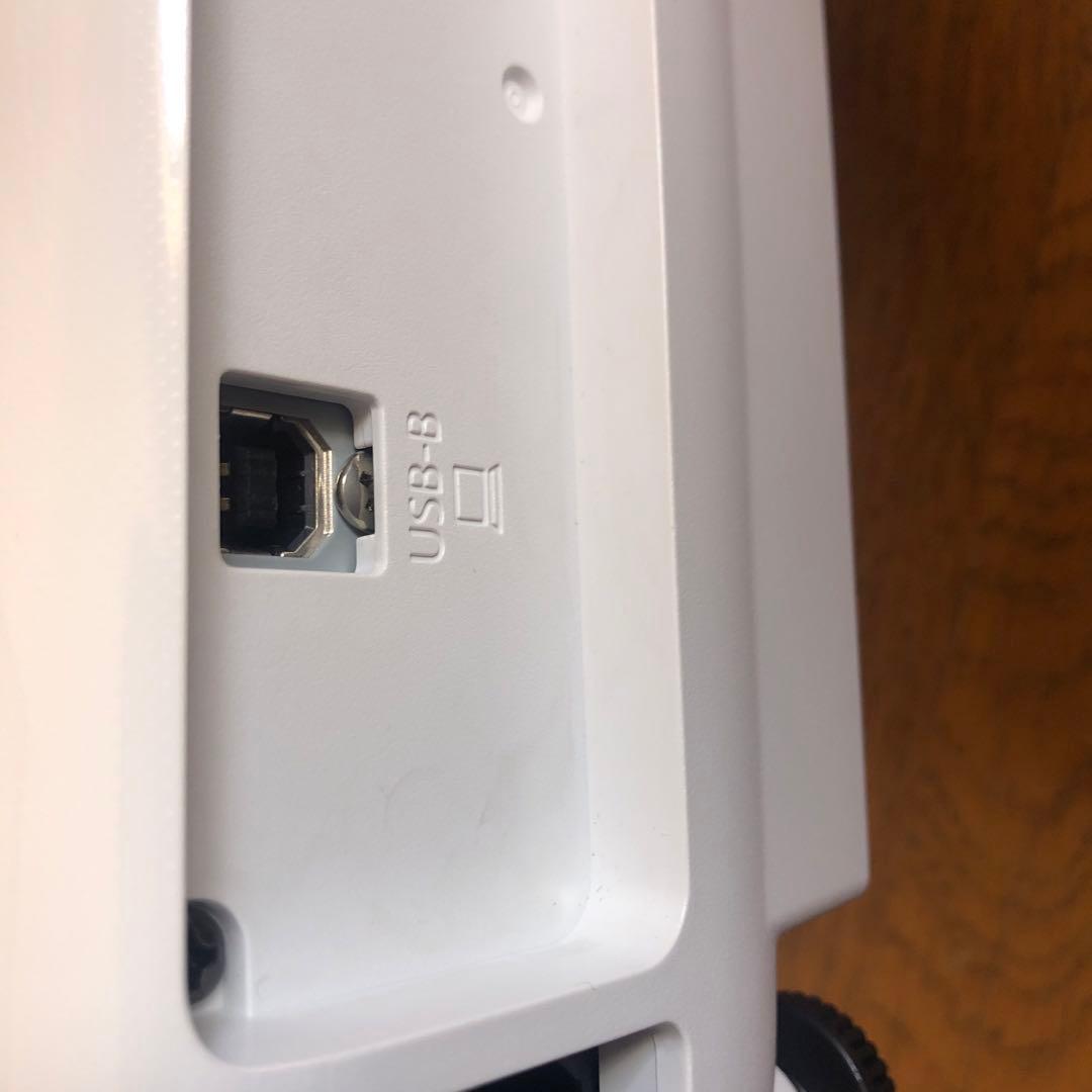 EPSON EB-E01 プロジェクター本体とその他