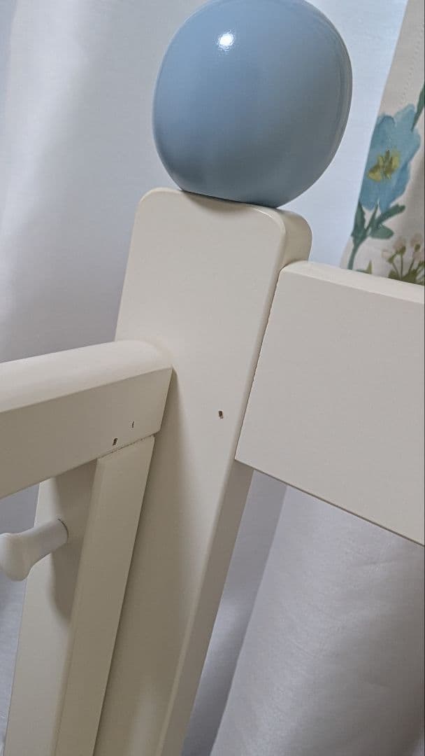 //断捨離中//ホワイト木製ベビーベッド　安全ロック付き（ランデブー）