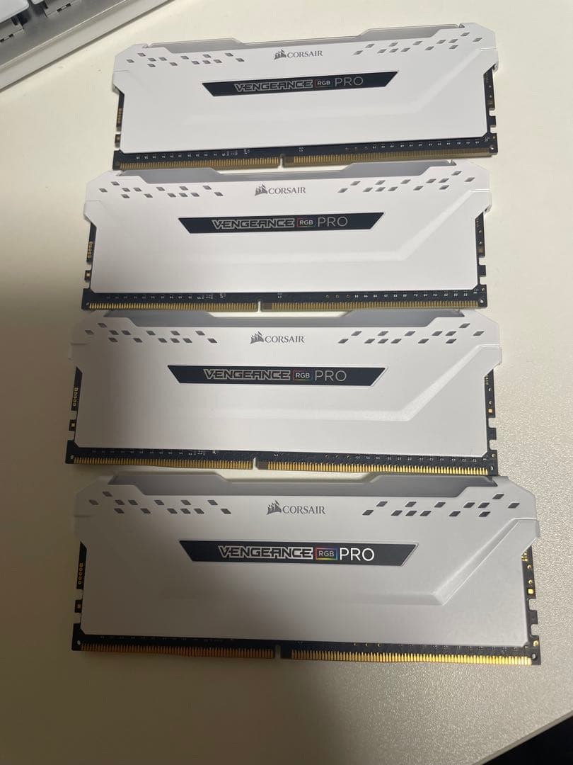 メモリー CORSAIR Vengeance RGB PRO DDR4 32GB 2666