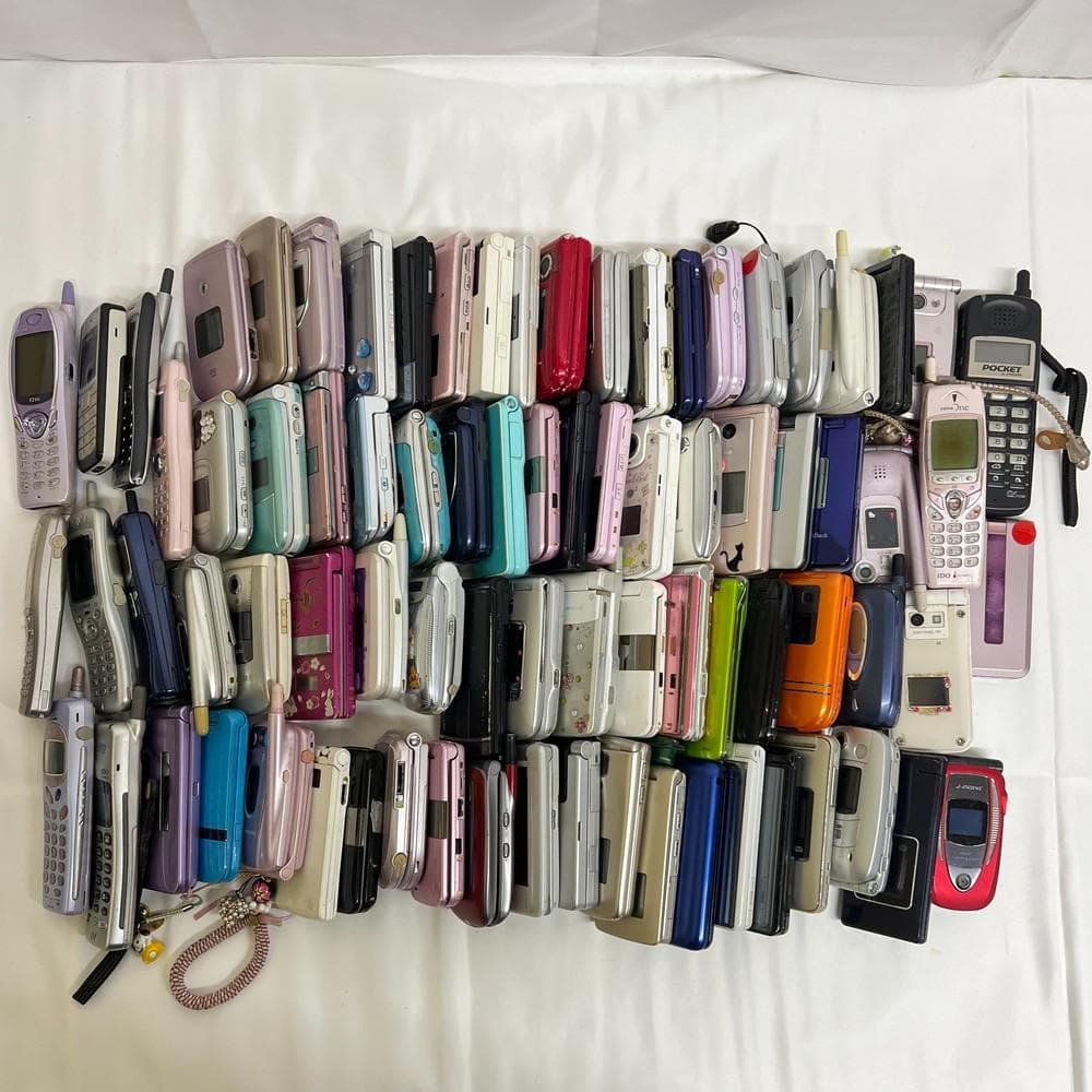 個◆ガラケー約80台まとめ売り ジャンク 携帯 部品取り 約9.0㎏ 01007