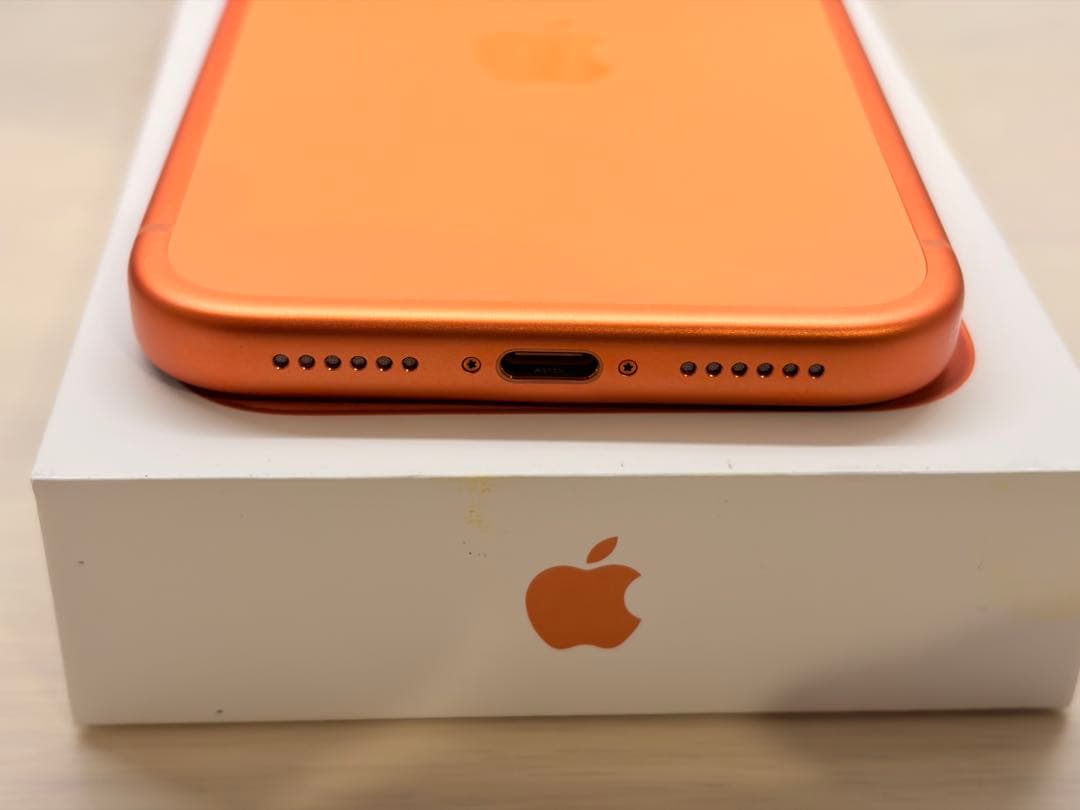 iPhone 17 Pro Max 256GB コズミックオレンジ　ケース