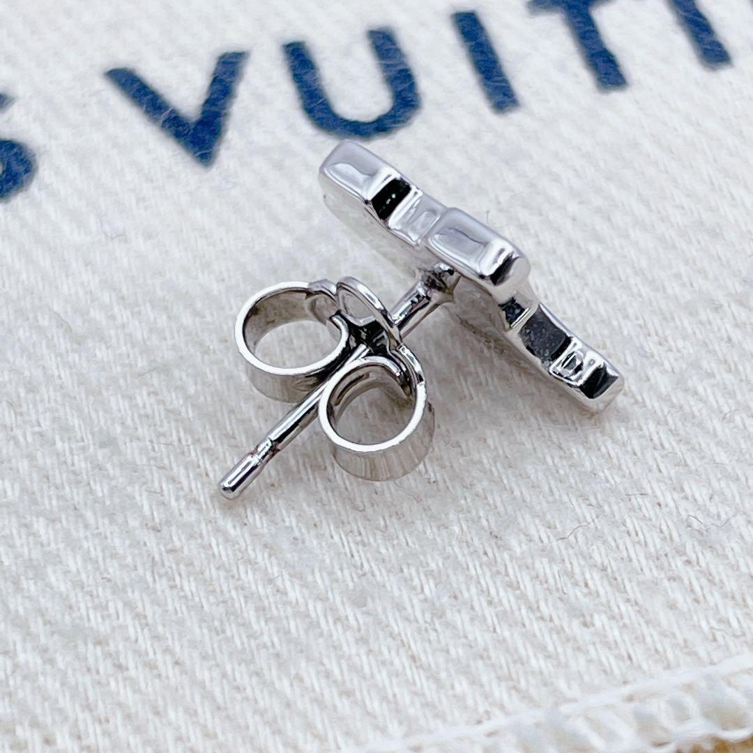 LOUIS VUITTON ピアス　モノグラム　LVフラワー　シルバー　片耳用
