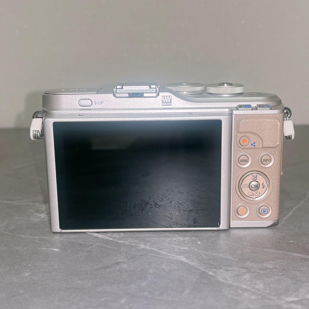 OLYMPUS PEN E-PL10 EZダブルズームキットカメラ