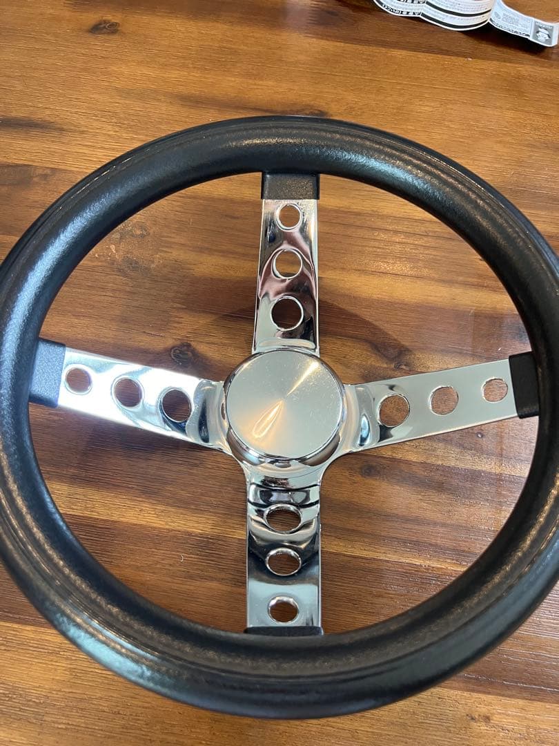 グラント　ステアリング　4スポーク　ムーンアイズ