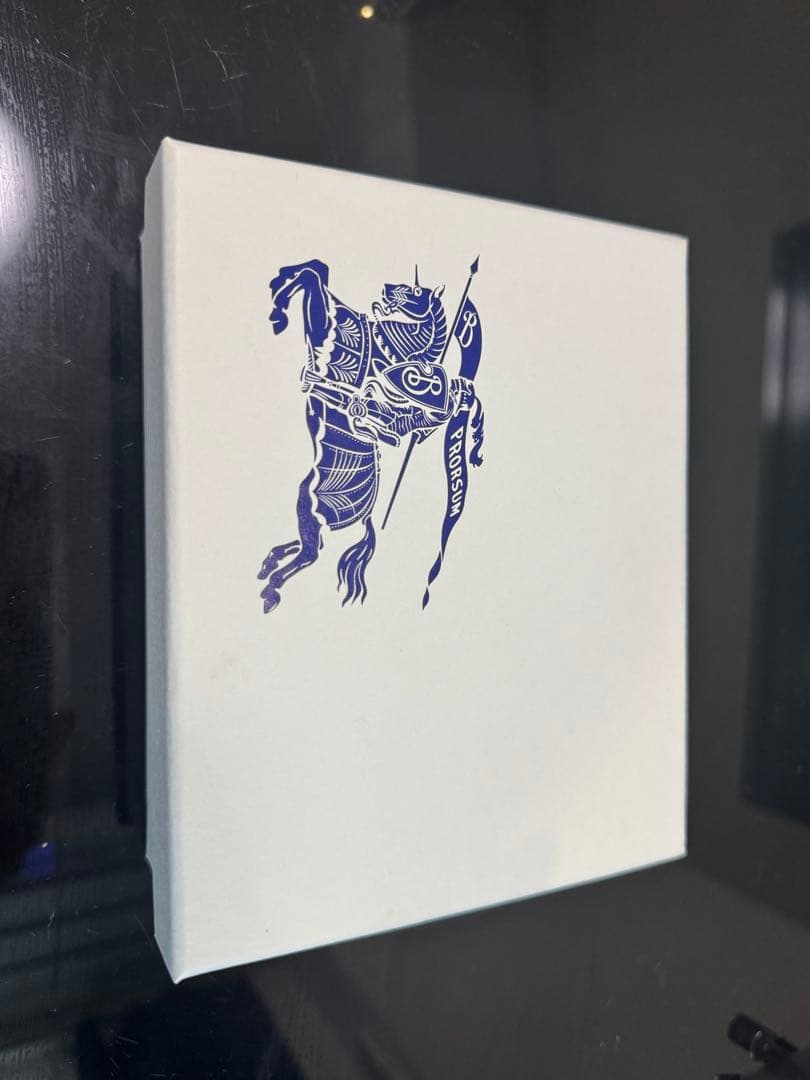 Burberry グレー チェック柄 パスポートケース